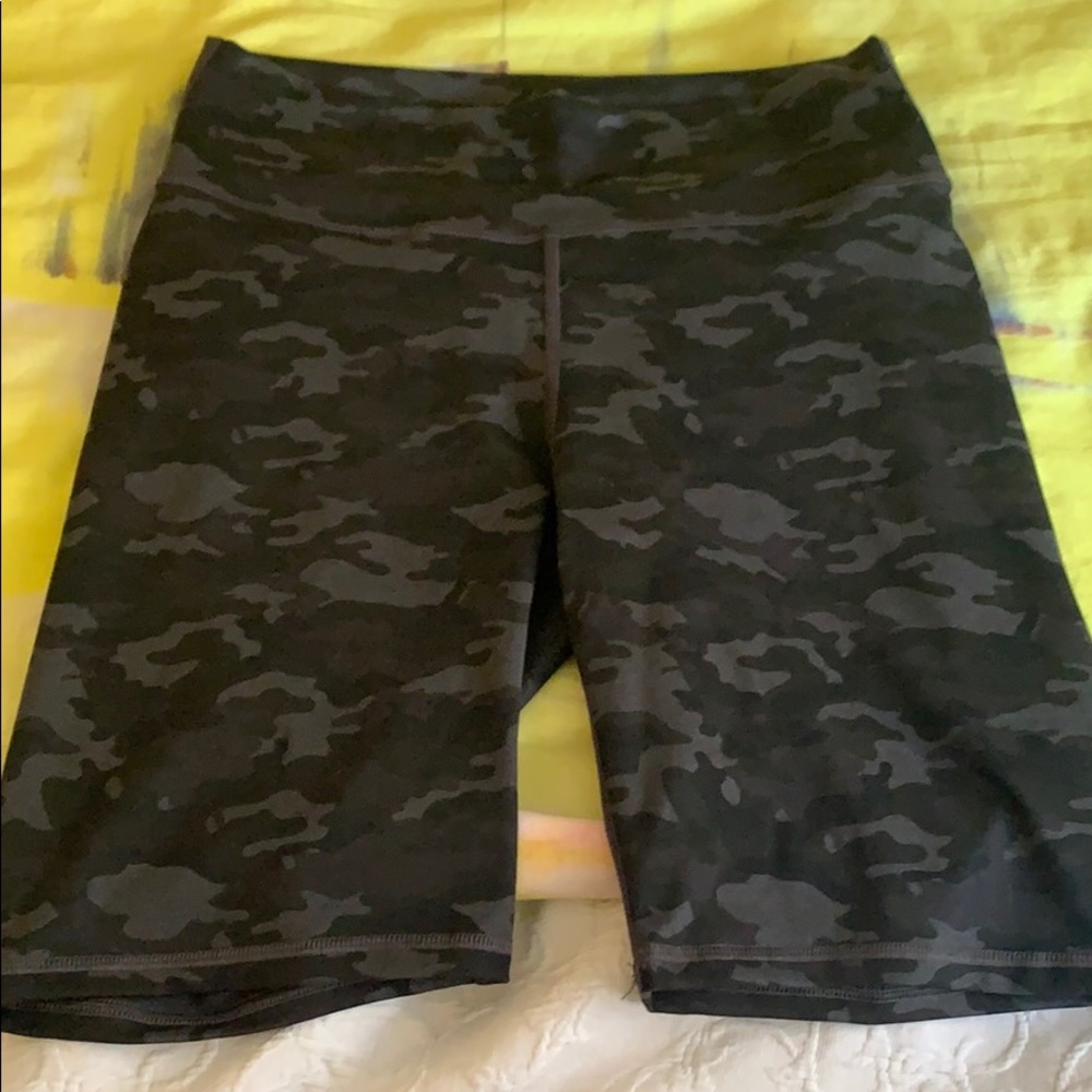 Camo print biker shorts
